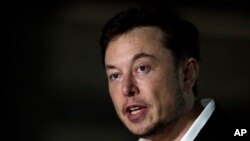 Archivo - Elon Musk, presidente y fundador de la fábrica Tesla de vehículos eléctricos