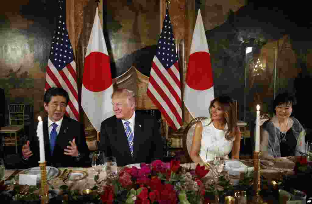 پرزیدنت ترامپ و بانوی اول در یک ضیافت شام درپالم بیچ فلوریدا میزبان شینزو آبه نخست وزیر ژاپن و همسرش بودند.