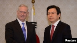အမေရိကန်ကာကွယ်ရေးဝန်ကြီး James Mattis နဲ့ တောင်ကိုရီးယား ယာယီသမ္မတ၊ ဝန်ကြီးချုပ် Hwang Kyo-ahn