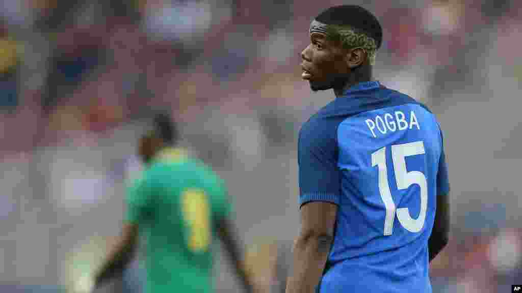 Paul Pogba lors d&#39;un match entre la France et le Cameroun, le 30 mai 2016.