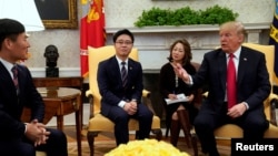 도널드 트럼프 미국 대통령이 지난 2월 백악관에서 탈북민들을 면담하고, 북한의 열악한 인권 상황을 지적했다.