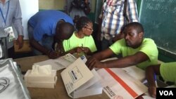 海地投票选举总统及议会
