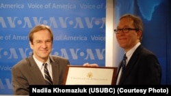 VOA Director David Ensor (L) with Ukrainian Service Chief Adrian Karmazyn at the 65th Anniversary Ceremony