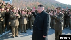 북한 김정은 국무위원장이 조선인민군 전략군 화성포병부대들의 탄도로케트발사훈련을 현지에서 지도했다고, 조선중앙통신이 지난달 7일 보도했다. (자료사진)