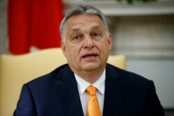 Macarıstan Baş Naziri Viktor Orban ölkədəki mühacirlərə, etnik azlqılara, ələlxüsus qaraçılara ögey münasibəti ilə tanınır.