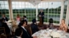 Tổng thống Donald Trump phát biểu trong một cuộc họp dùng bữa tối với các nhà lãnh đạo doanh nghiệp, ngày 7 tháng 8, 2018 tại Câu lạc bộ Golf Quốc gia Trump ở Bedminster, bang New Jersey.