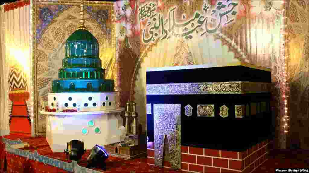 مسجد نبوی ،مدینہ، سعودی عرب اور خانہ کعبہ کے ماڈلز