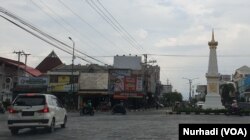 Kawasan Tugu Yogyakarta, sektor pariwisata kota ini terhempas wabah virus corona. (Foto: VOA/Nurhadi)