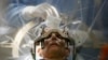 Pasien di Inggris Memainkan Biola Saat Jalani Operasi Otak