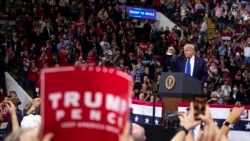Miles de partidarios del presidente Donald Trump asistieron a su acto de campaña en la Universidad de Wisconsin-Milwaukee el 14 de enero de 2020.