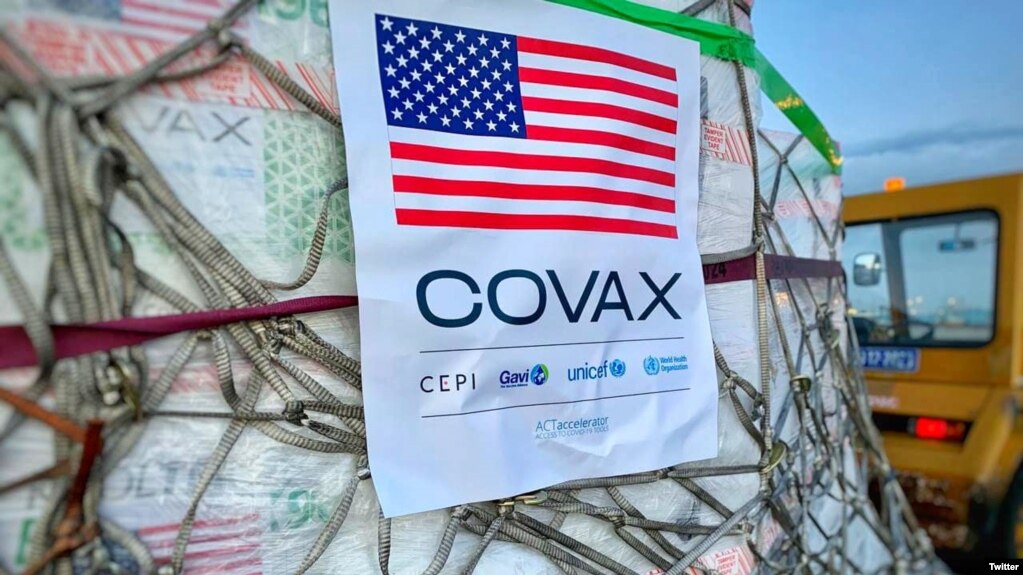 Một lô vaccine ngừa COVID-19 của Mỹ viện trợ cho Việt Nam.