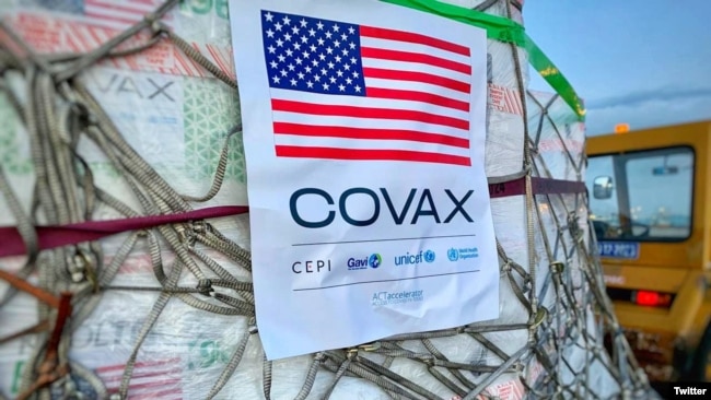 Một lô vaccine ngừa COVID-19 của Mỹ viện trợ cho Việt Nam.