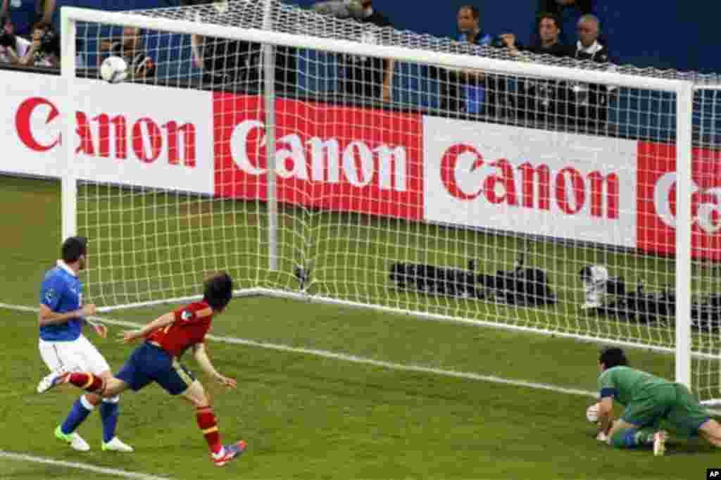 Spain's David Silva Euro 2012 Final Game