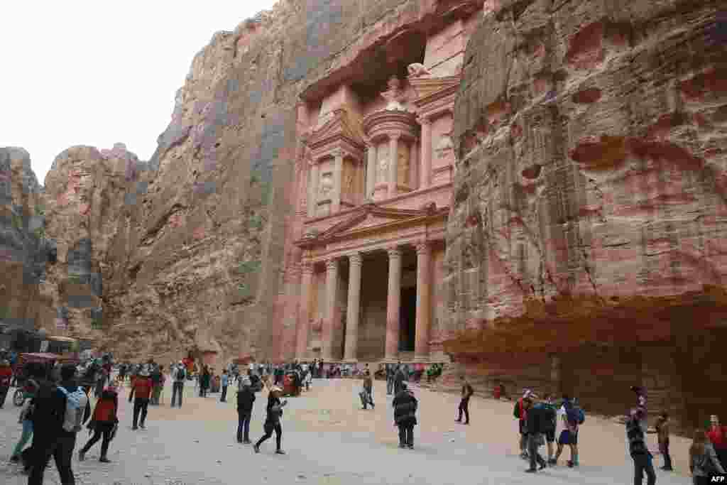 اردن حکومت کی کوشش ہے کہ اگلے سال 70 لاکھ سیاح پیٹرا کا دورہ کریں۔ 