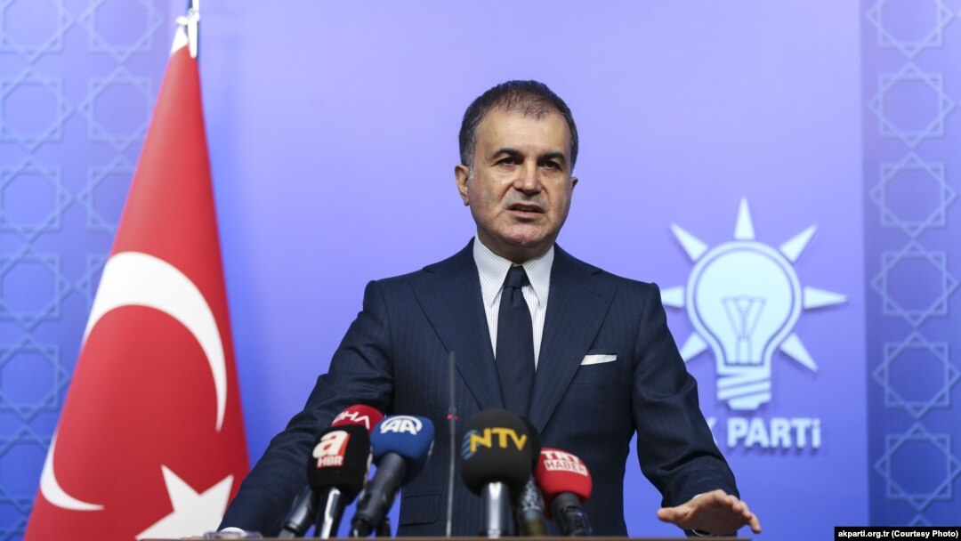 AK Parti Sözcüsü Ömer Çelik, Abdullah Öcalan’ın PKK’ya çağrısında terör örgütünün silahlarını bırakması ve tamamen feshedilmesinin esas olduğunu söyledi.