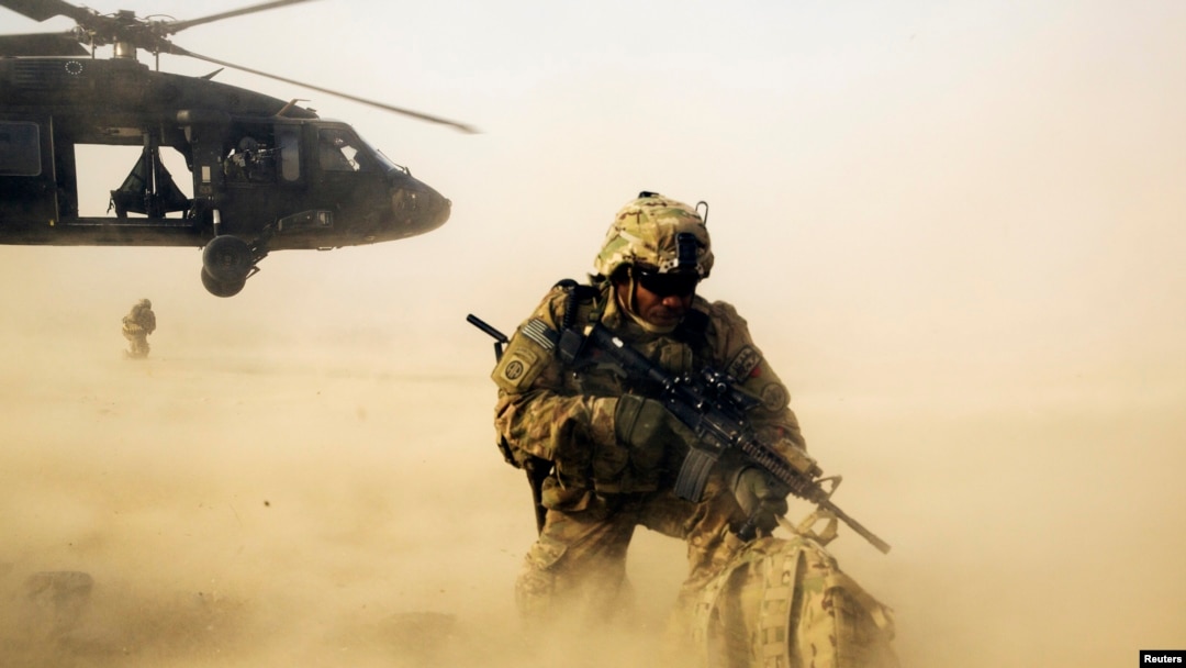 Perang digencar di Afghanistan untuk mencari Osama bin Laden.