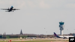 A Brussels Airlines plane takes off at Brussels Airport, in Zaventem, Belgium, April 3, 2016. Under extra security, three Brussels Airlines flights were scheduled to leave Sunday from an airport that is used to handling about 600 flights a day. 