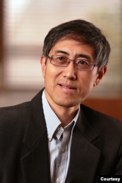 澳大利亞悉尼大學國際關係學系教授袁勁東