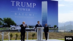 დონალდ ტრამპი, პრეზიდენტი სააკაშვილი და ბიზნესმენი გიორგი რამიშვილი ბათუმში