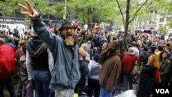 Prosvjednici pokreta Okupirajmo Wall Street su se naselili u njujorskom parku Zuccotti
