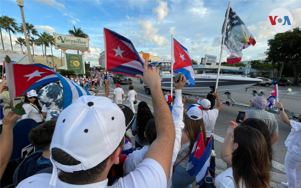 Miembros de la comunidad cubana protestan desde Miami, Estados Unidos. Noviembre 15 de 2021. Foto: Antoni Belchi
