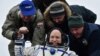 ကန်နဲ့ ရုရှားအာကာသယာဉ်မှူး ၂ ဦး တနှစ်နီးပါးအကြာ ချောမွေ့စွာ ကမ္ဘာကိုပြန်ရောက်