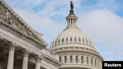 Una vista del Capitolio de Estados Unidos, donde un acuerdo entre demócratas y republicanos ha dado solución temporal al límite de la deuda del gobierno el 7 de octubre de 2021.