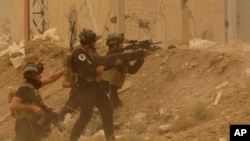 伊拉克部队在拉马迪市抵御伊斯兰国激进武装（2015年5月14日）