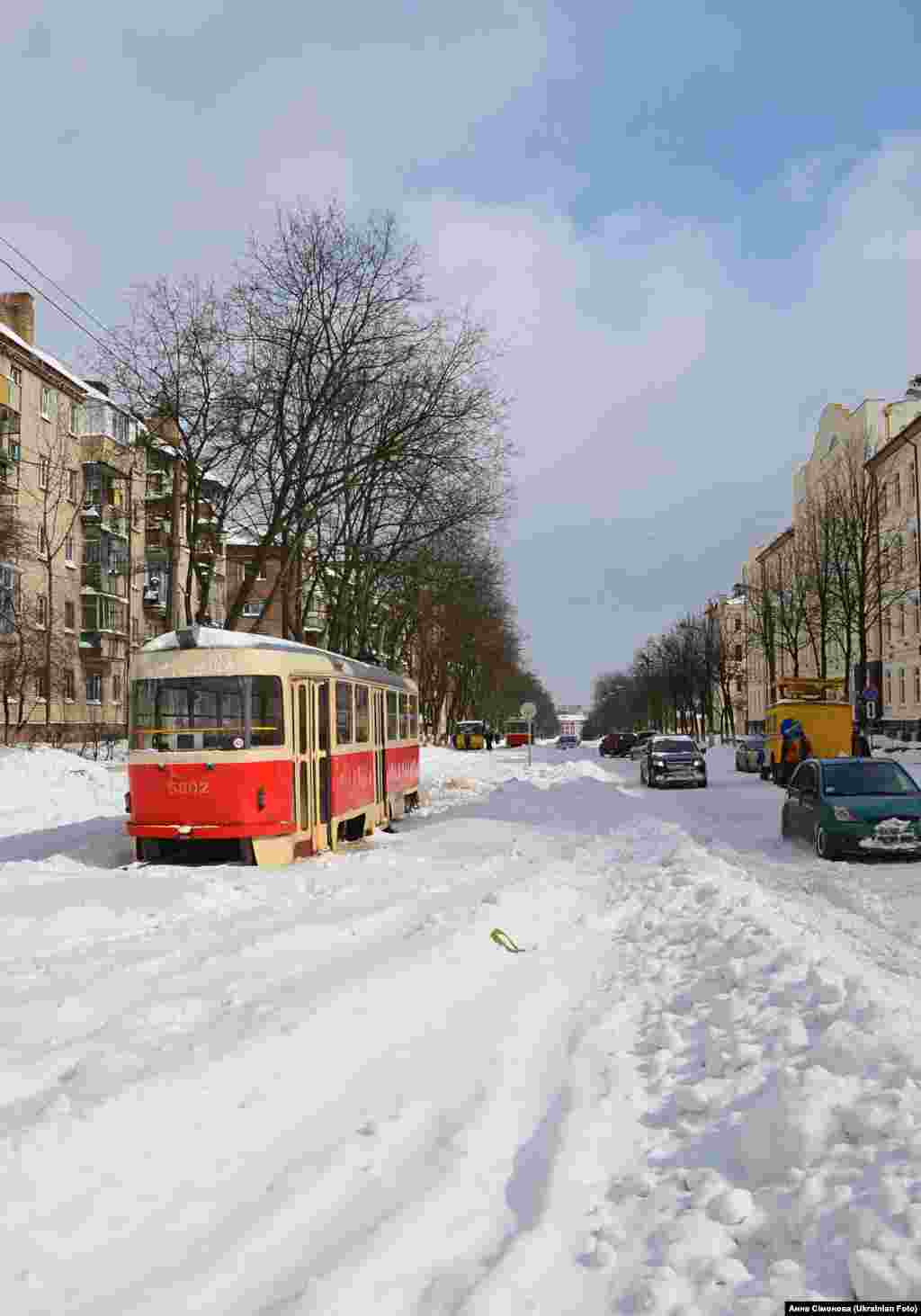 Весняний Київ став зимовим курортом