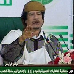 Mouammar Kadhafi affirme avoir le soutien de son peuple