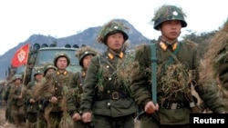 北韓士兵於一處未公佈的地點接受訓練(圖片由北韓官方在平壤新聞KCNA提供)