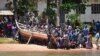 Sur les ferrys du lac Victoria, les passagers s'en remettent à Dieu