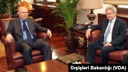Dışişleri Bakanlığı Müsteşarı Feridun Sinirlioğlu ve Kıbrıs Rum Yönetimi müzakerecisi Andreas Mavroyannis