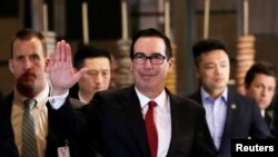 Le secrétaire américain au Trésor Steven Mnuchin lors d'une visite à Pékin, le 3 mai 2018