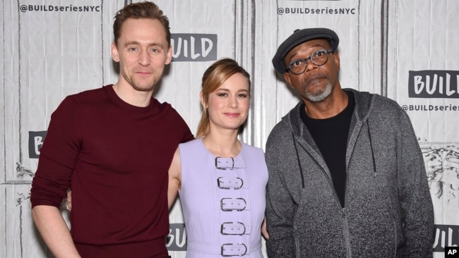 Actors Tom Hiddleston, left, Brie Larson and Samuel L. Jackson participate in the BUILD Speaker Series to discuss the film "Kong: Skull Island" at AOL Studios, March 6, 2017, in New York | Voanews.com