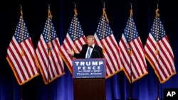 Ứng cử viên tổng thống Đảng Cộng hòa Donald Trump phát biểu tại một cuộc mít tinh ở Phoenix, Arizona, 31/8/2016.