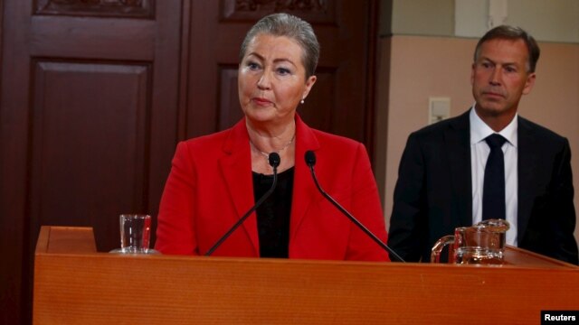 La presidenta del Comité del Premio Nobel de la Paz, Kaci Kullman Five, anuncia el ganador del premio 2015 en Suecia.