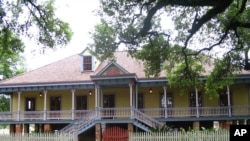 In this photo taken on April 4, 2008 the Big House of the Laura Plantation in Vacherie, La., which was built in 1805, is seen. (AP Photo/Beth J. Harpaz)