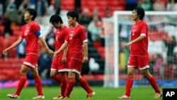 지난해 7월 런던 하계 올림픽에 참가한 북한 여자 축구팀. (자료사진)