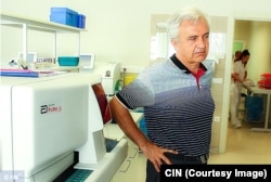 Pomoćnik direktora bijeljinske bolnice „Sveti vračevi“ Slavko Marković kaže da se laboratorijska oprema ne donira zbog ljubavi već zbog profita.