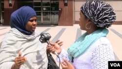 VOA Somali Service reporter Falastine Iman interviews Ayan Farah, mother of defendant Mohamed Farah outside the court in Minneapolis, Minn, May 21, 2016.