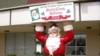Само во Америка: Дедо Мраз во јуни