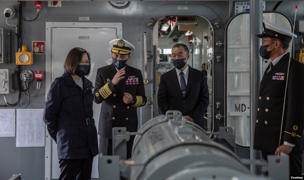 台湾总统蔡英文2022年1月14日主持台湾海军布雷艇中队成军典礼。（照片来自蔡英文推特）(photo:VOA)