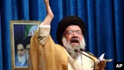 Ulama garis keras Ahmad Khatami berbicara di Teheran (foto: dok).