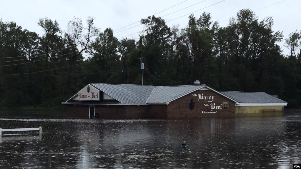 Florence, que este viernes fue degradado a tormenta tropical, continuarÃ¡ produciendo inundaciones catastrÃ³ficas en ambas Carolinas.