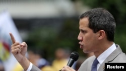 Le chef de l'opposition vénézuélienne Juan Guaido, lors d'un rassemblement avec des sympathisants à Caracas, le 7 août 2019 (Venezuela). REUTERS / Manaure Quintero