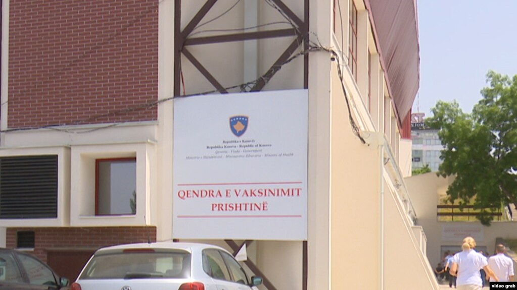 Kosovë, COVID-19: Filloi vaksinimi i personave mbi 18 vjeç – lehtësohen masat