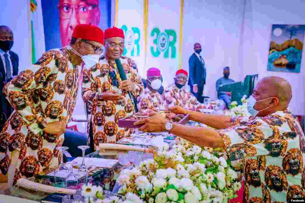 Buhari a fadar gwamnatin Imo (Facebook/Femi Adesina)