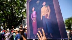 မြန်မာနိုင်ငံက ဒီကနေ့လူထုဆန္ဒပြပွဲနဲ့ ရဲတွေရဲ့လုပ်ရပ် နောက်ဆုံးအခြေအနေများ၊ စီးပွားရေးကဏ္ဍ၊ ဘလော်ဂါတွေပြောသမျှနဲ့အတူ ည ၉း၀၀ - ၁၀း၀၀ ရေဒီယိုအစီအစဉ်