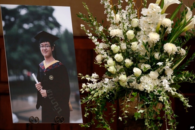 2014年8月美国南加大中国留学生纪欣然追悼会上他的照片。